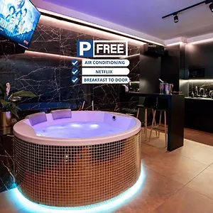  Apartment Jacuzzi Glass-house Station Poland